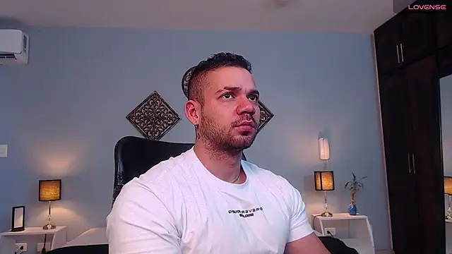 Snapshot of JeremyLowe chatting on 01/10/25, 01:20 JeremyLowe online show from 01/10/25, 01:20