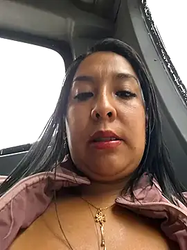 Snapshot of Bella_keny chatting on 01/16/25, 06:16 Bella keny online show from 01/16/25, 06:16