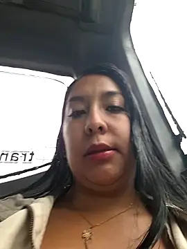 Snapshot of Bella_keny chatting on 02/05/25, 01:33 Bella keny online show from 02/05/25, 01:33