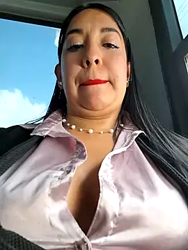 Snapshot of Bella_keny chatting on 03/08/25, 08:14 Bella keny online show from 03/08/25, 08:14
