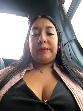 Snapshot of Bella_keny chatting on 09/18/25, 07:27 Bella keny online show from 09/18/25, 07:27