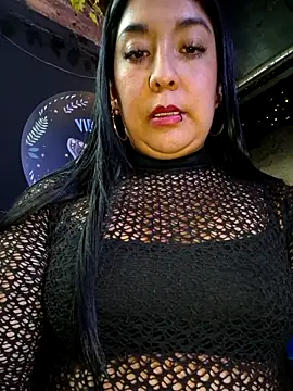 Snapshot of Bella_keny chatting on 09/19/25, 07:36 Bella keny online show from 09/19/25, 07:36