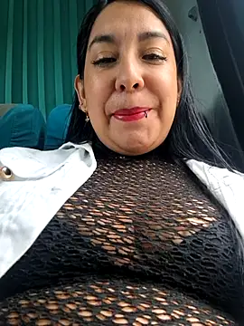 Snapshot of Bella_keny chatting on 10/01/25, 04:46 Bella keny online show from 10/01/25, 04:46
