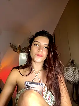 Snapshot of dakota_le chatting on 10/08/25, 01:47 dakota le online show from 10/08/25, 01:47