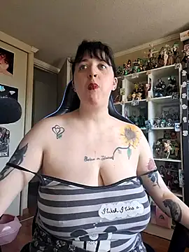 Snapshot of Sora_eroneko chatting on 11/14/25, 01:54 Sora eroneko online show from 11/14/25, 01:54