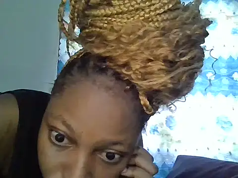 Midnight Clique  online show from 11/16/25, 09:48