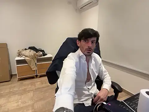 Snapshot of nicolaaaaas chatting on 10/09/25, 09:46 nicolaaaaas online show from 10/09/25, 09:46