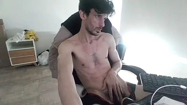 Snapshot of nicolaaaaas chatting on 10/23/25, 01:32 nicolaaaaas online show from 10/23/25, 01:32