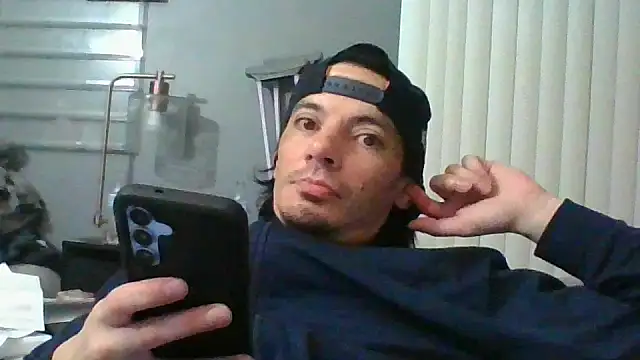 gifted723 online show from 11/30/25, 06:28