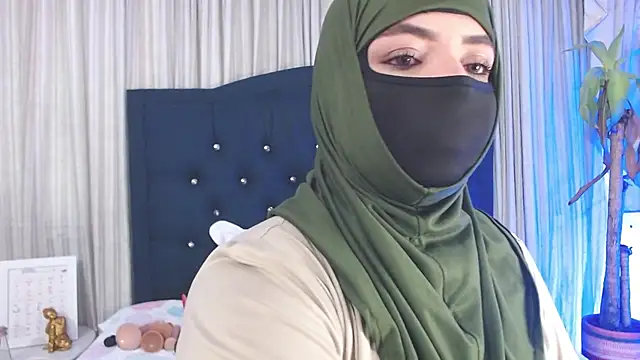 Uzra hayed online show from 12/30/24, 07:42