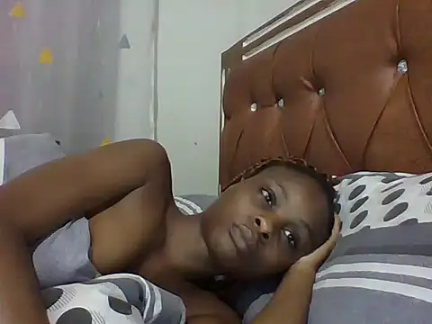 Snapshot of Toxique_ chatting on 02/03/25, 02:02 Toxique online show from 02/03/25, 02:02
