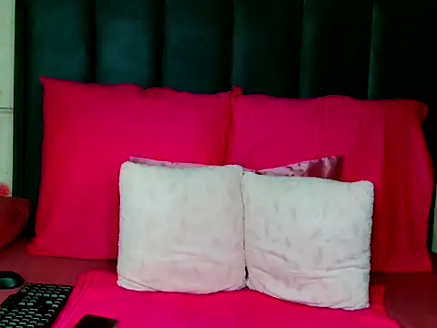 Kiaralane xx online show from 11/05/25, 01:11