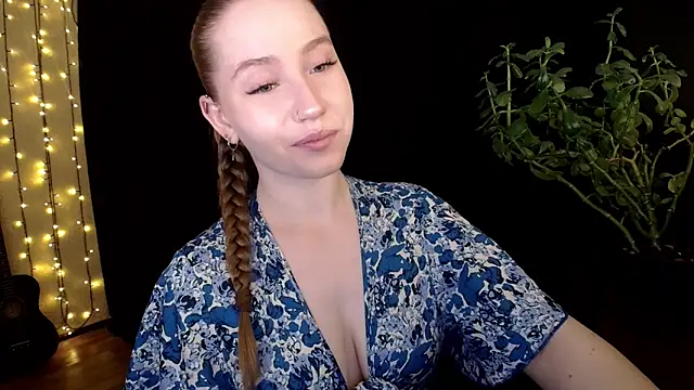 SindiWatsoon online show from 10/17/25, 01:35