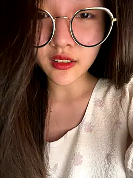 Snapshot of Krixxi22 chatting on 10/08/25, 02:14 Krixxi22 online show from 10/08/25, 02:14