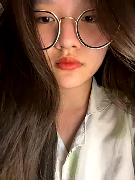 Snapshot of Krixxi22 chatting on 10/12/25, 02:16 Krixxi22 online show from 10/12/25, 02:16