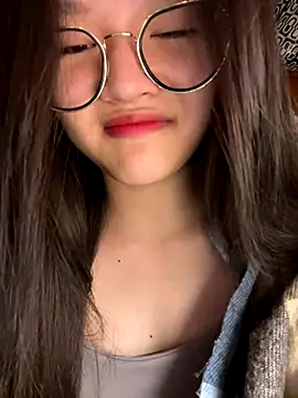 Snapshot of Krixxi22 chatting on 10/13/25, 03:01 Krixxi22 online show from 10/13/25, 03:01