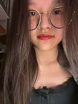 Snapshot of Krixxi22 chatting on 10/20/25, 04:40 Krixxi22 online show from 10/20/25, 04:40