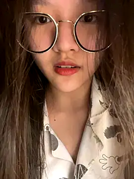 Snapshot of Krixxi22 chatting on 10/23/25, 02:16 Krixxi22 online show from 10/23/25, 02:16