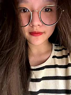 Snapshot of Krixxi22 chatting on 11/01/25, 02:08 Krixxi22 online show from 11/01/25, 02:08