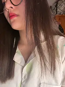 Snapshot of Krixxi22 chatting on 11/10/25, 02:27 Krixxi22 online show from 11/10/25, 02:27