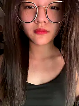 Snapshot of Krixxi22 chatting on 11/11/25, 05:57 Krixxi22 online show from 11/11/25, 05:57