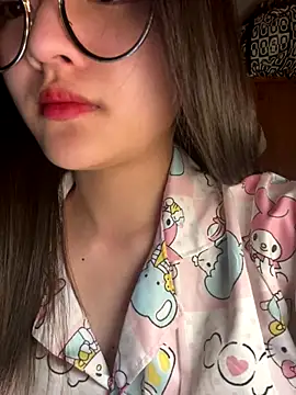 Snapshot of Krixxi22 chatting on 11/16/25, 02:22 Krixxi22 online show from 11/16/25, 02:22