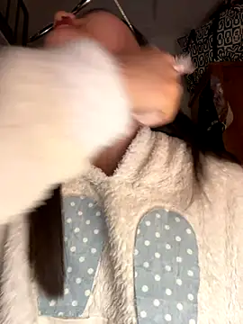 Snapshot of Krixxi22 chatting on 11/18/25, 03:05 Krixxi22 online show from 11/18/25, 03:05