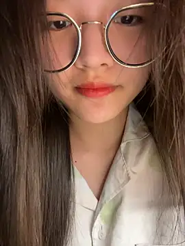 Snapshot of Krixxi22 chatting on 11/20/25, 02:28 Krixxi22 online show from 11/20/25, 02:28