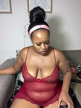 Snapshot of MimiCurves chatting on 02/26/25, 12:38 MimiCurves online show from 02/26/25, 12:38