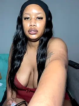 Snapshot of MimiCurves chatting on 10/11/25, 11:20 MimiCurves online show from 10/11/25, 11:20