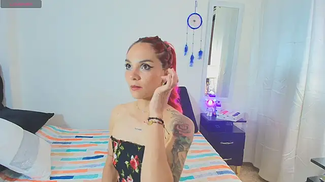 Snapshot of MeganLorensx chatting on 01/20/25, 09:01 MeganLorensx online show from 01/20/25, 09:01
