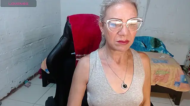 Snapshot of Giorgia_xue53 chatting on 12/27/24, 08:39 Giorgia xue53 online show from 12/27/24, 08:39