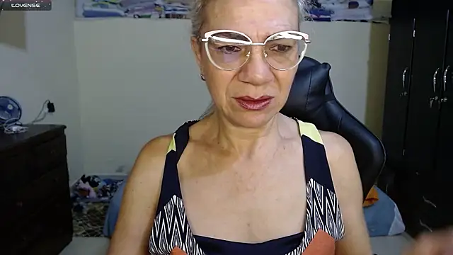 Snapshot of Giorgia_xue53 chatting on 02/12/25, 11:20 Giorgia xue53 online show from 02/12/25, 11:20