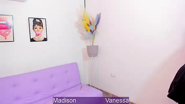 Snapshot of Wetnaughtygirls chatting on 11/21/25, 01:26 Wetnaughtygirls online show from 11/21/25, 01:26