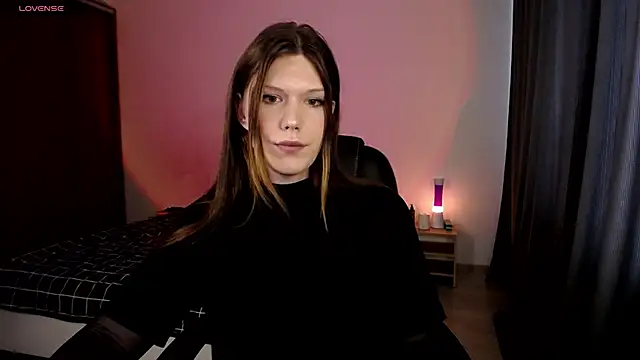 Snapshot of MicheleDoll chatting on 12/17/24, 10:12 MicheleDoll online show from 12/17/24, 10:12