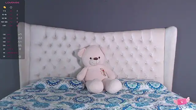 Snapshot of nichole_bree_ chatting on 01/10/25, 06:17 nichole bree online show from 01/10/25, 06:17