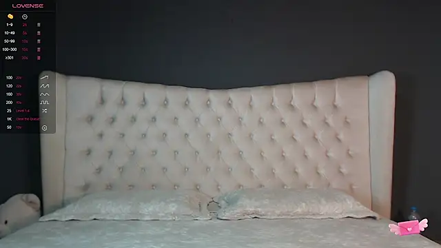 Snapshot of nichole_bree_ chatting on 01/20/25, 11:24 nichole bree online show from 01/20/25, 11:24