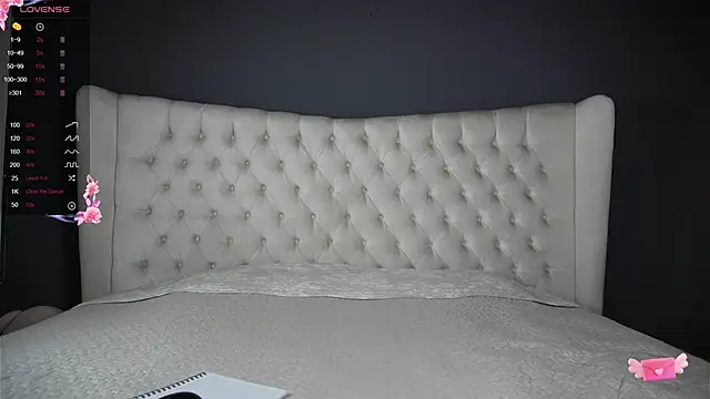 Snapshot of nichole_bree_ chatting on 03/06/25, 11:36 nichole bree online show from 03/06/25, 11:36
