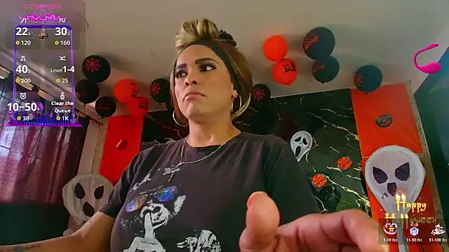 Snapshot of PARADISE_S7S chatting on 10/28/25, 05:15 PARADISE S7S online show from 10/28/25, 05:15