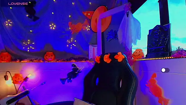 mariana scott   online show from 10/18/25, 10:32