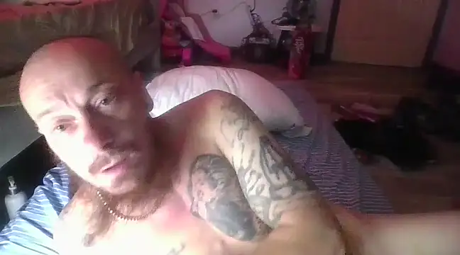 Snapshot of deepinnnnn chatting on 02/08/25, 01:22 deepinnnnn online show from 02/08/25, 01:22