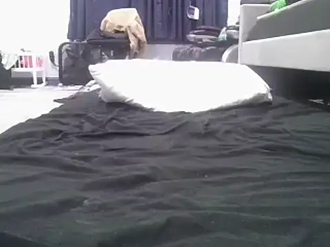 Snapshot of deepinnnnn chatting on 02/18/25, 02:16 deepinnnnn online show from 02/18/25, 02:16