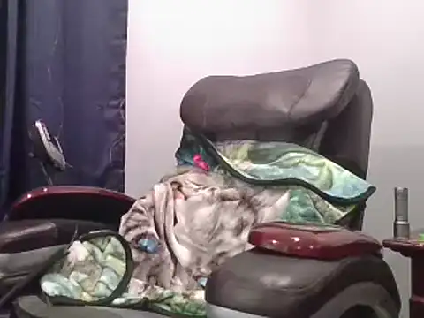 Snapshot of deepinnnnn chatting on 03/13/25, 06:26 deepinnnnn online show from 03/13/25, 06:26