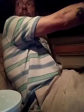 Snapshot of deepinnnnn chatting on 10/15/25, 04:45 deepinnnnn online show from 10/15/25, 04:45