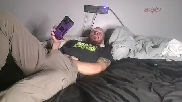 Snapshot of deepinnnnn chatting on 10/31/25, 09:16 deepinnnnn online show from 10/31/25, 09:16