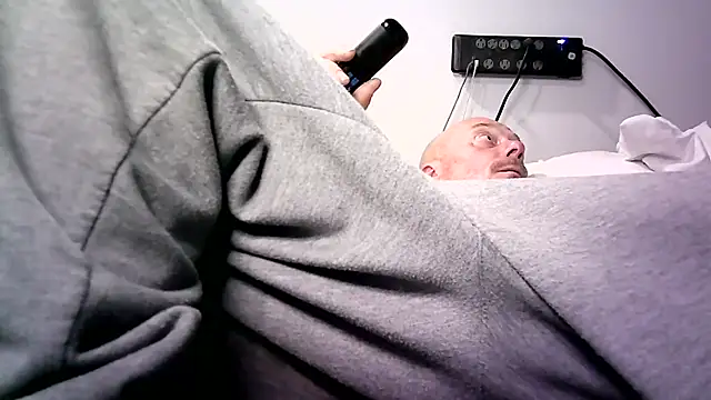 Snapshot of deepinnnnn chatting on 11/02/25, 04:15 deepinnnnn online show from 11/02/25, 04:15