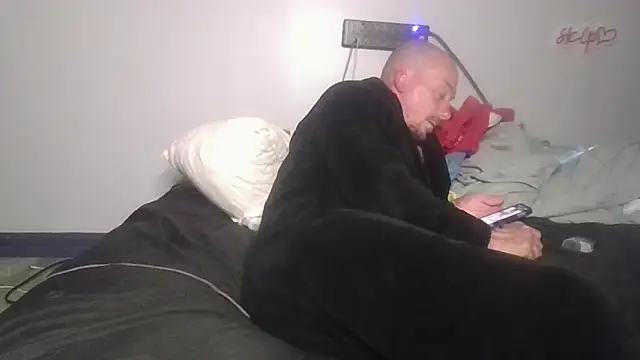 Snapshot of deepinnnnn chatting on 11/04/25, 01:59 deepinnnnn online show from 11/04/25, 01:59