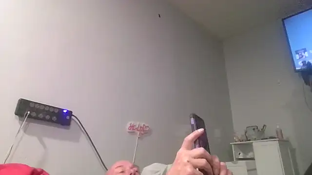 Snapshot of deepinnnnn chatting on 11/08/25, 04:34 deepinnnnn online show from 11/08/25, 04:34