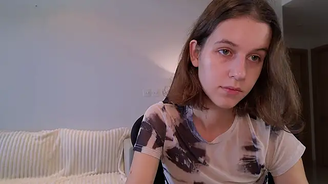 Snapshot of VanessaBayer2 chatting on 12/03/24, 01:19 VanessaBayer2 online show from 12/03/24, 01:19