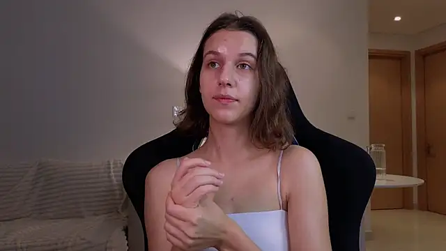 Snapshot of VanessaBayer2 chatting on 12/20/24, 10:11 VanessaBayer2 online show from 12/20/24, 10:11